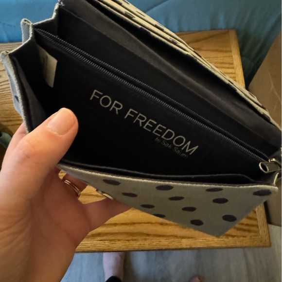For Freedom by Sak Sam - Wallet - Picture 3 of 5